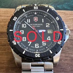 VICTORINOX Swiss Army Maverick Black Dial Stainless Steel Men's Watch 241675